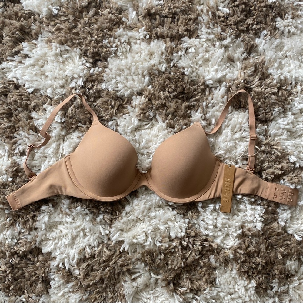 Skims 30D T-Shirt bra